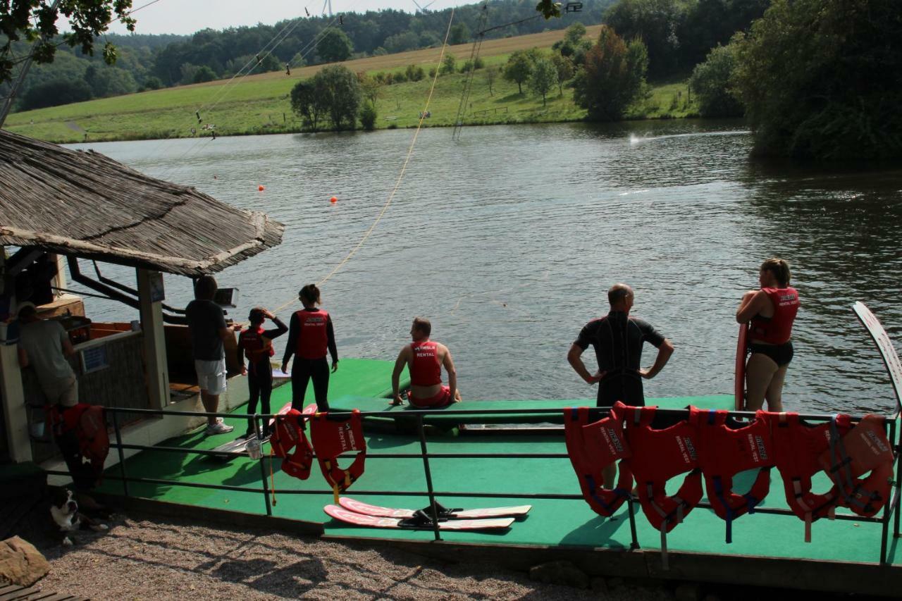 Ferienhaus "Schmetterling" Am See Im Bergland 基希海姆 外观 照片